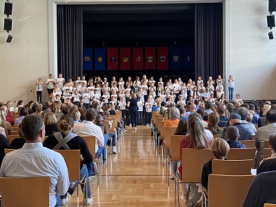 6er Chor bei der Einschulung der 5er